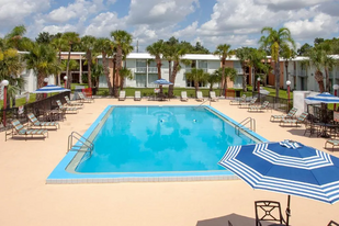 2295 Irlo Bronson Mem Hwy in Kissimmee, FL - Building Photo