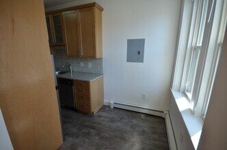 1675 Commonwealth Ave, Unit 3 in Boston, MA - Building Photo - Building Photo