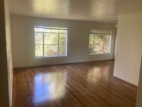 Sunny View Terrace in Oakland, CA - Building Photo - Building Photo