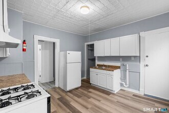 16 Plaza Ave in Waterbury, CT - Building Photo - Building Photo