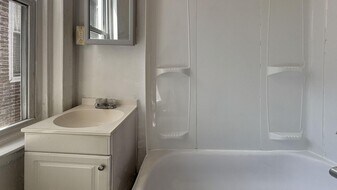 5156 Wakefield St in Philadelphia, PA - Building Photo