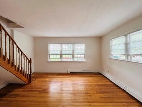 388 N Alleghany Ave in Lindenhurst, NY - Building Photo - Building Photo