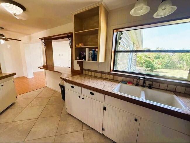 property at 1611 Carandis Rd