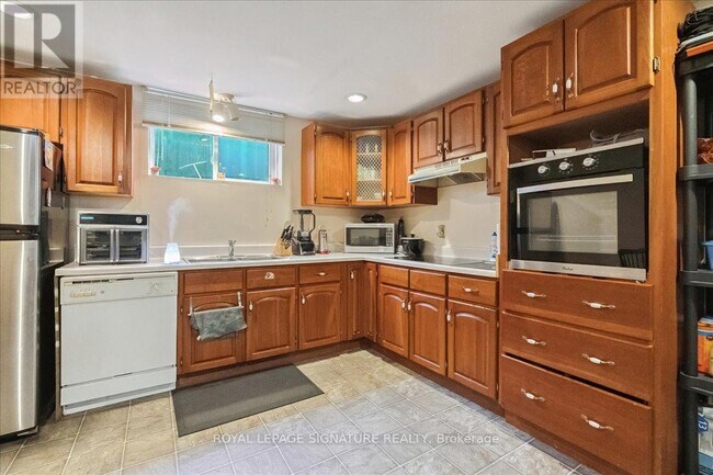 6 Grandview Ave in Hamilton, ON - Building Photo - Building Photo