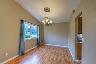 15556 Chestnut Dr SE in Monroe, WA - Building Photo - Building Photo