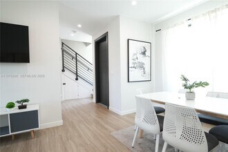 211 SE 4th St in Hallandale Beach, FL - Building Photo - Building Photo