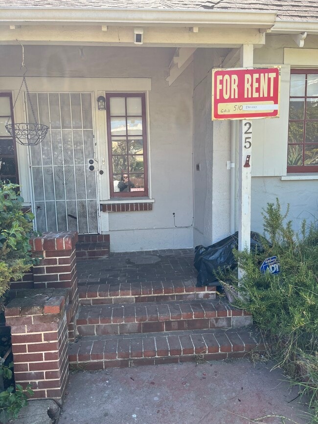 6125 Majestic Ave, Unit Great apartment