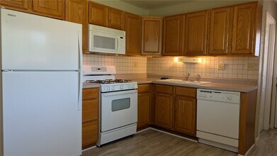 3220 Highgate Ln in St. Charles, MO - Building Photo - Building Photo
