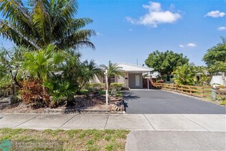 5425 NE 4th Terrace in Fort Lauderdale, FL - Building Photo - Building Photo