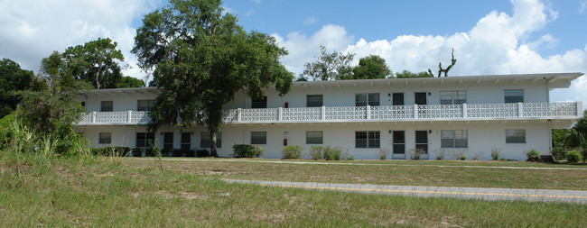 285 E Stetson Ave in DeLand, FL - Foto de edificio - Building Photo