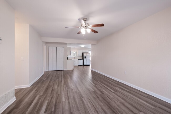 7809 Hollow Oak in Live Oak, TX - Building Photo - Building Photo