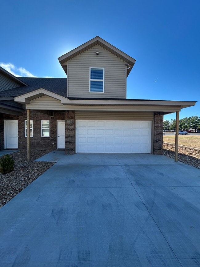 property at 2810 W Mockingbird Ln