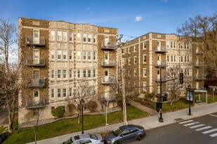 5145 De La Côte-Saint-Luc Ch Apartments