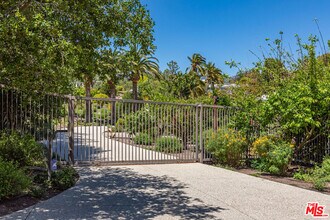 28873 Boniface Dr in Malibu, CA - Building Photo - Building Photo