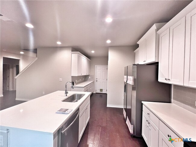property at 3949 Legend Wds