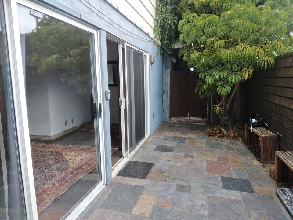 3331 Dickens St, Unit Studio 1 in San Diego, CA - Building Photo