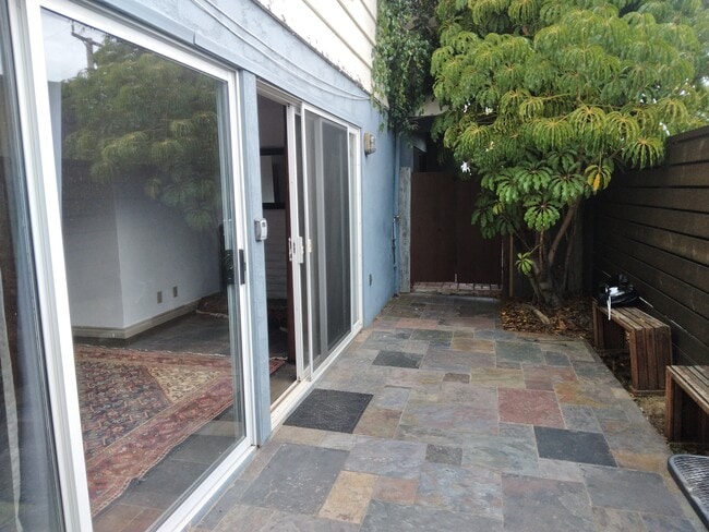 3331 Dickens St, Unit Studio 1