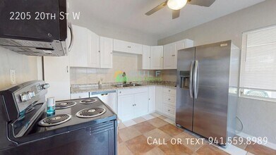 2205 20th St W in Bradenton, FL - Building Photo - Building Photo