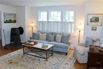 29 Lakeside Ave in Darien, CT - Building Photo - Building Photo