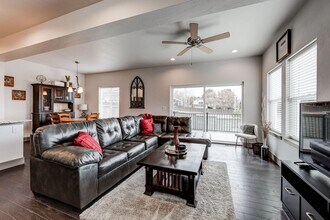 5349 Sky Top Ln in Colorado Springs, CO - Foto de edificio - Building Photo