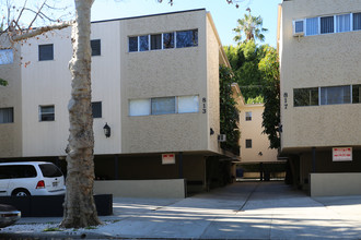 813-817 Westbourne Dr in West Hollywood, CA - Building Photo - Building Photo