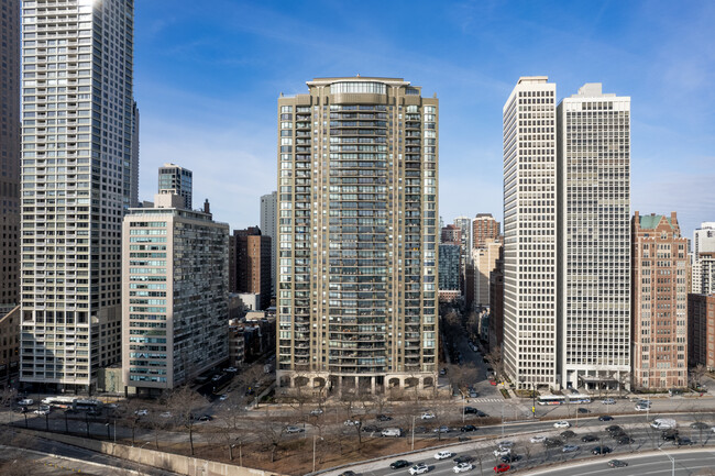 The Carlyle in Chicago, IL - Building Photo - Building Photo