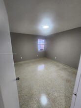 2763 SW 32nd Ave in Miami, FL - Building Photo - Building Photo
