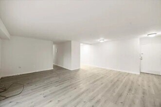 2310 Ewing Ave, Unit 101 in Suitland, MD - Building Photo - Building Photo