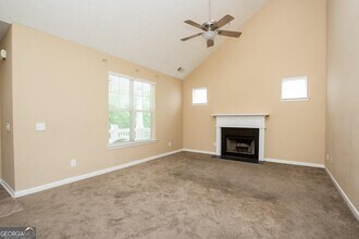 4652 Parkway Cir in Atlanta, GA - Foto de edificio - Building Photo