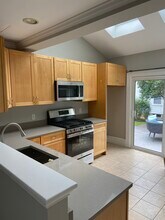 110 Monroe St, Unit First Floor in Norwood, MA - Building Photo - Building Photo
