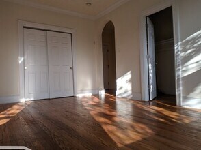 2704 N Sawyer Ave in Chicago, IL - Building Photo - Building Photo