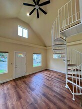 1104 Puget St NE in Olympia, WA - Building Photo - Building Photo