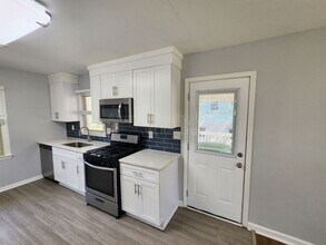 1750 Boulderview Dr SE in Atlanta, GA - Foto de edificio - Building Photo