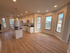 3 E Overlea Ave, Unit 3 in Baltimore, MD - Foto de edificio - Building Photo