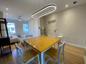 43 Irving St, Unit 3 in Boston, MA - Foto de edificio - Building Photo