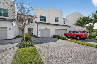 4790 Navali Dr in Wellington, FL - Building Photo - Building Photo