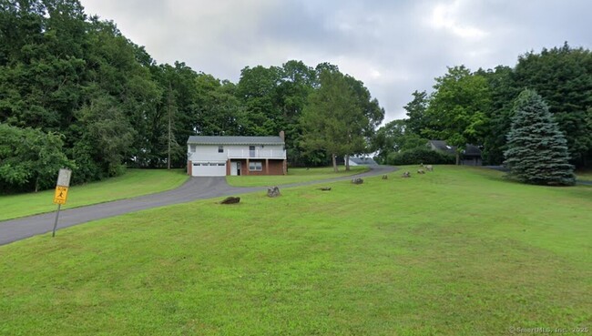 129 Maple Ave in Durham, CT - Building Photo - Building Photo