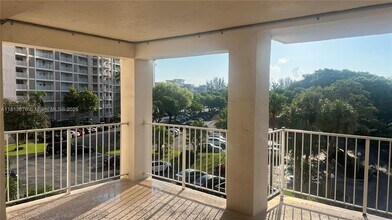 2671 S Course Dr in Pompano Beach, FL - Building Photo - Building Photo