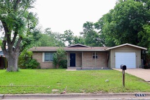 5903 Eureka Dr in Austin, TX - Building Photo