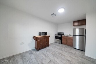 1108 S 33rd Ave in Phoenix, AZ - Building Photo - Building Photo