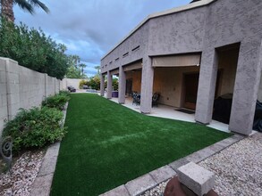 12616 N 39th St in Phoenix, AZ - Foto de edificio - Building Photo