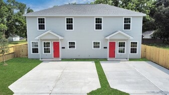 8595 Parkway Dr in Houston, TX - Building Photo