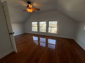 1367 Burdette Ave, Unit Apt 2 in Cincinnati, OH - Building Photo - Building Photo