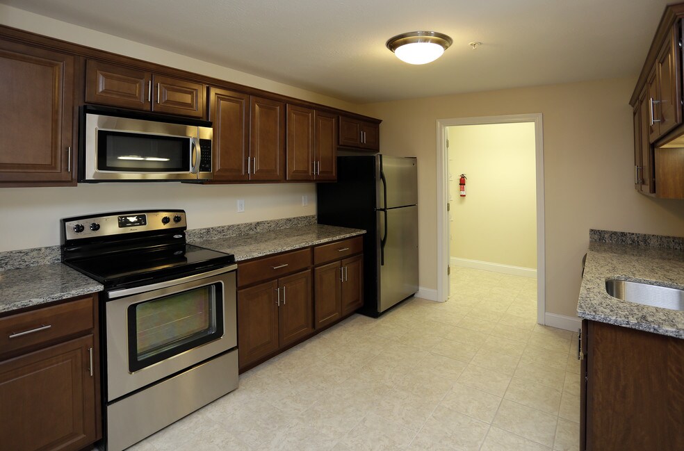 Allard's Grove 62+ Community Apartments Dracut, MA Apartments For Rent