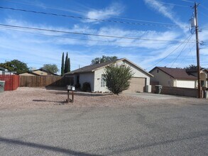1953 Davis Ave in Kingman, AZ - Building Photo - Building Photo