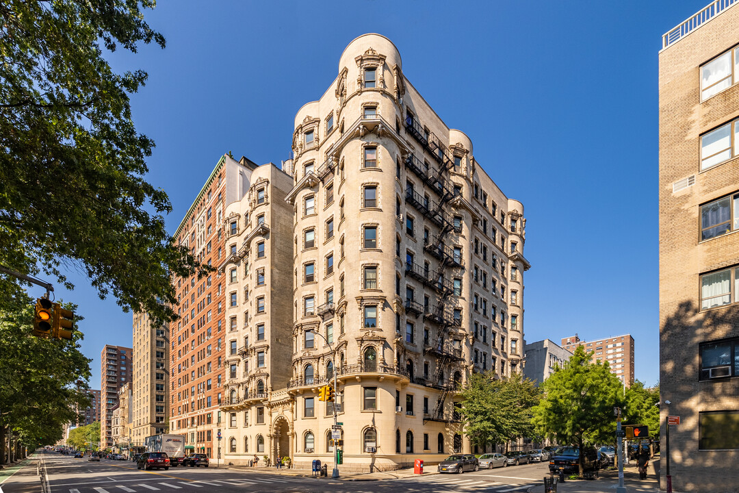 Braender Condo in New York, NY - Building Photo