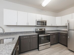 222 Park Place Apartments in Warminster, PA - Foto de edificio - Building Photo