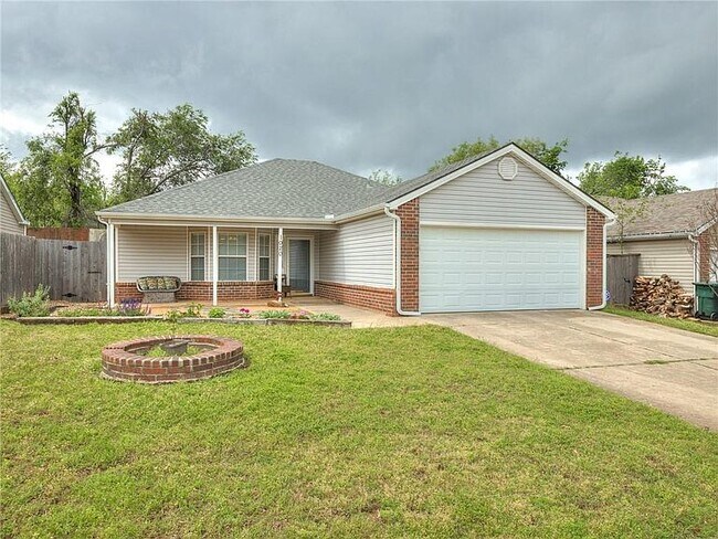 1020 Cedarcrest St in Norman, OK - Building Photo - Building Photo
