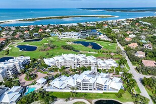 828 Hideaway Cir E in Marco Island, FL - Building Photo