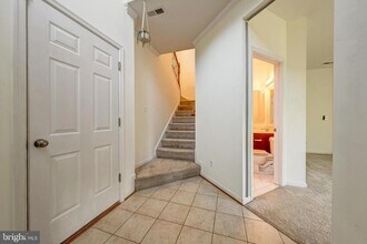 22571 Highcroft Terrace in Ashburn, VA - Building Photo - Building Photo